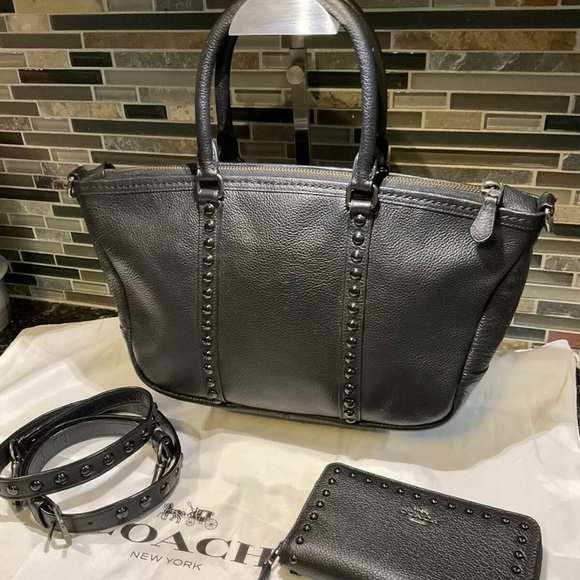 Coach Central Satchel with Lacquer Rivets 36306 and matching wallet - Picture 2 of 11